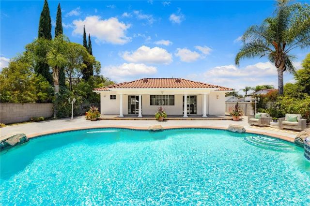 1118 S 6th Ave, Arcadia, CA 91006