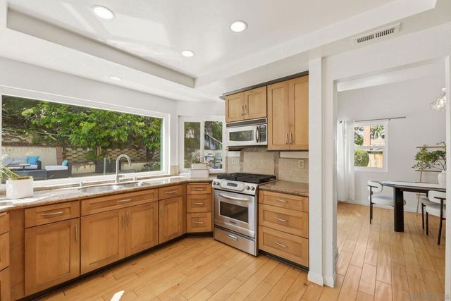 17876 Aguamiel, San Diego, CA 92127