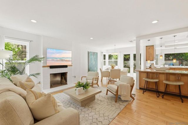 17876 Aguamiel, San Diego, CA 92127