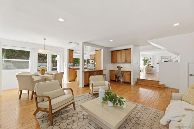 17876 Aguamiel, San Diego, CA 92127