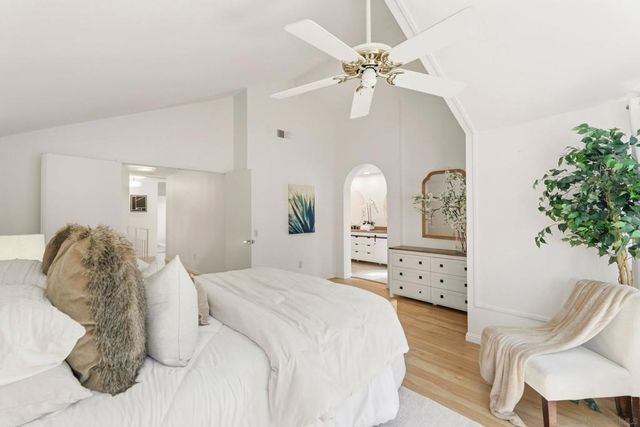 17876 Aguamiel, San Diego, CA 92127