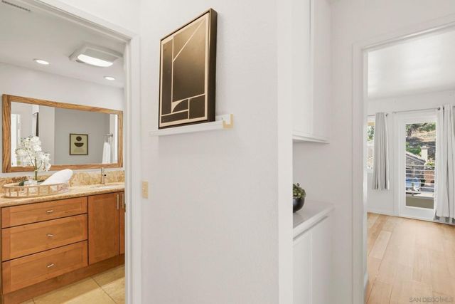 17876 Aguamiel, San Diego, CA 92127