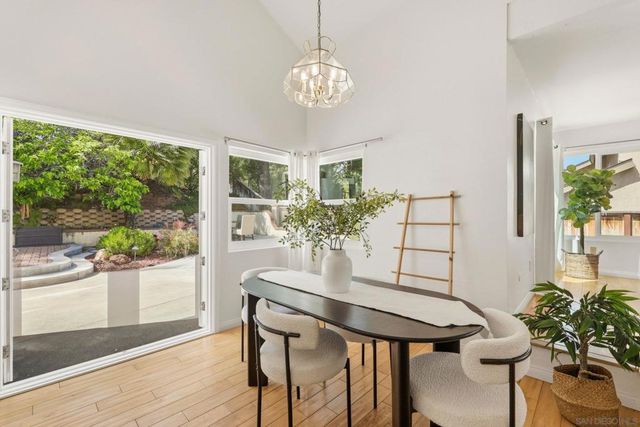 17876 Aguamiel, San Diego, CA 92127