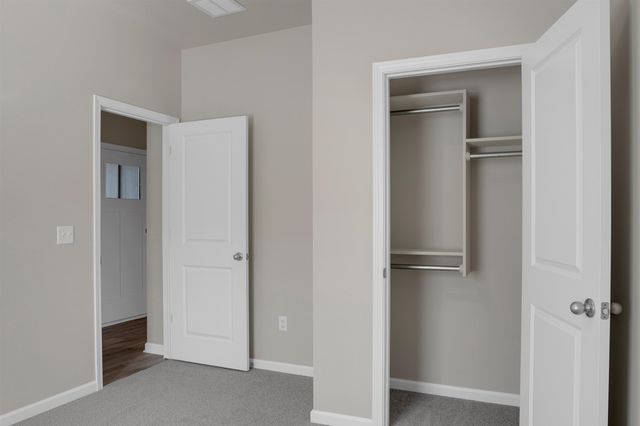 3136 E Highridge St, Park City, KS 67219