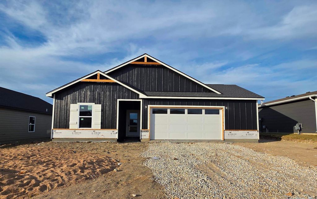 3136 E Highridge St, Park City, KS 67219