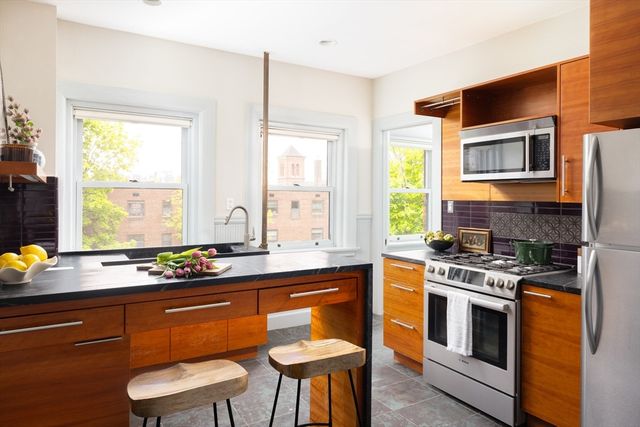 276 Harvard Street 6, Cambridge, MA 02139