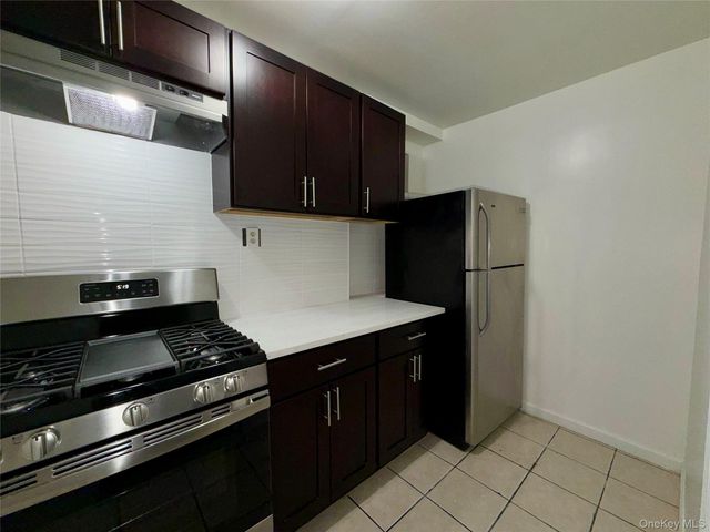 8470 159th Street, Jamaica Hills, NY 11432