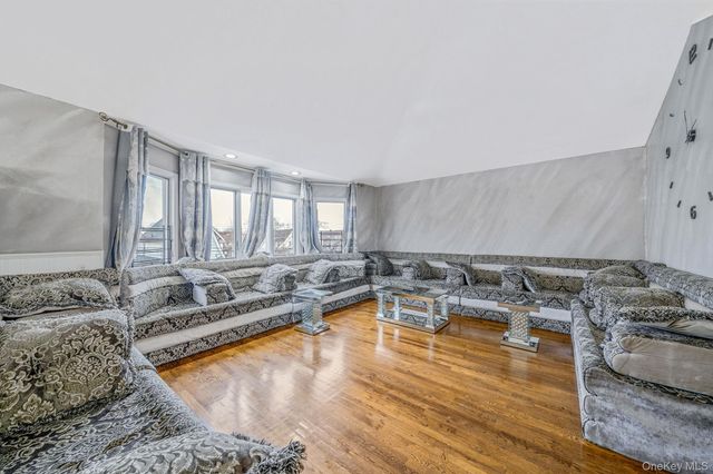 8470 159th Street, Jamaica Hills, NY 11432