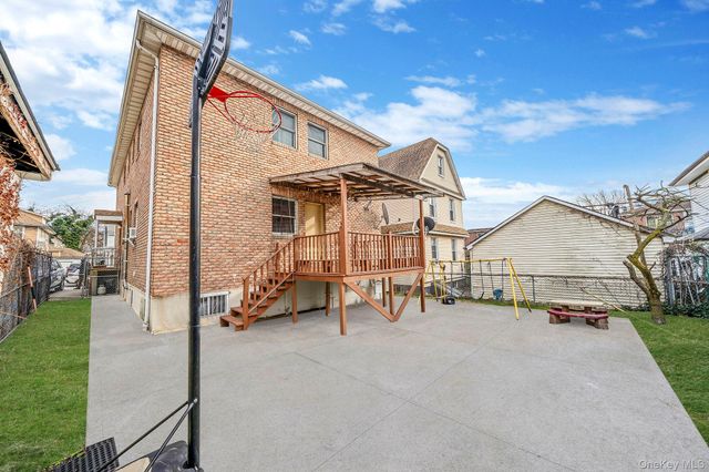 8470 159th Street, Jamaica Hills, NY 11432