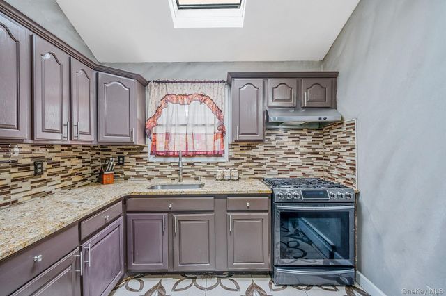 8470 159th Street, Jamaica Hills, NY 11432