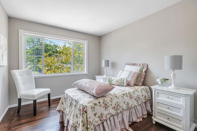 697 Glennan Drive, Redwood City, CA 94061