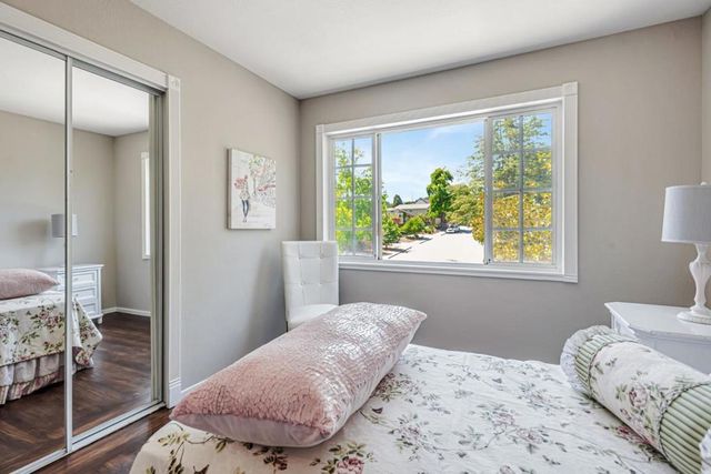 697 Glennan Drive, Redwood City, CA 94061