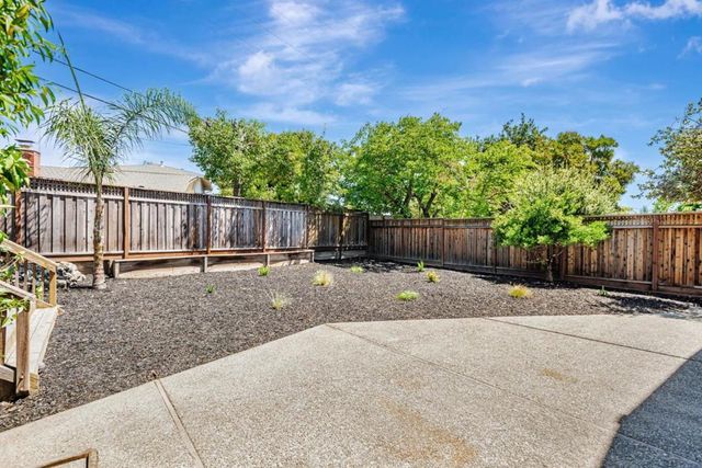 697 Glennan Drive, Redwood City, CA 94061