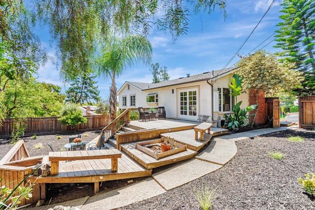 697 Glennan Drive, Redwood City, CA 94061