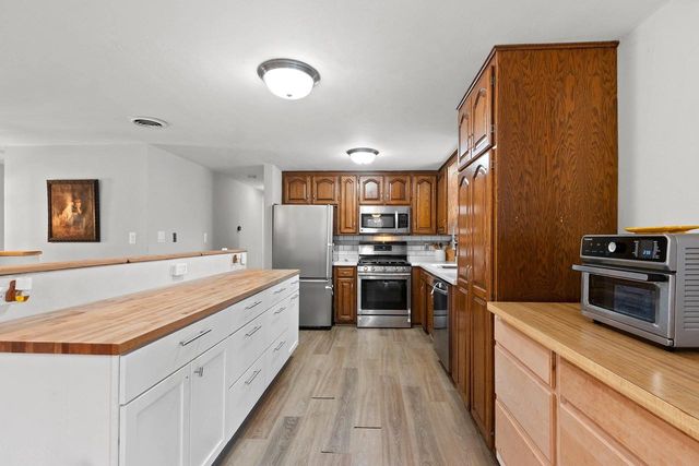 1945 EVERBREEZE ROAD, Green Bay, WI 54304