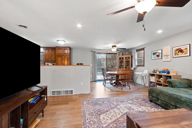 1945 EVERBREEZE ROAD, Green Bay, WI 54304