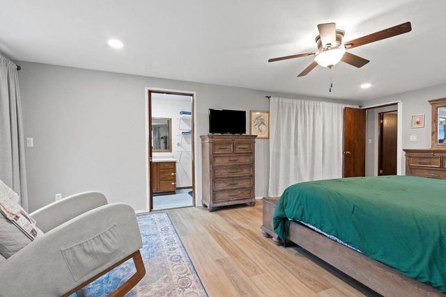 1945 EVERBREEZE ROAD, Green Bay, WI 54304