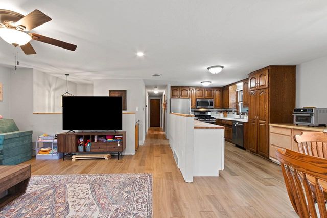 1945 EVERBREEZE ROAD, Green Bay, WI 54304