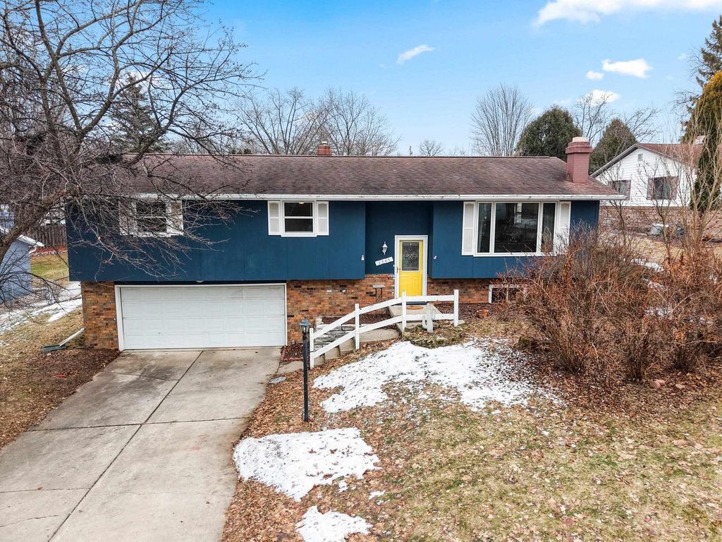 1945 EVERBREEZE ROAD, Green Bay, WI 54304