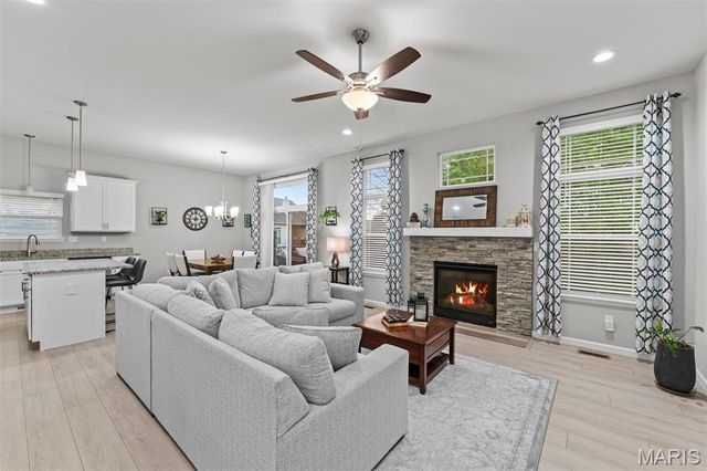 415 Knothole Lane, Wentzville, MO 63385