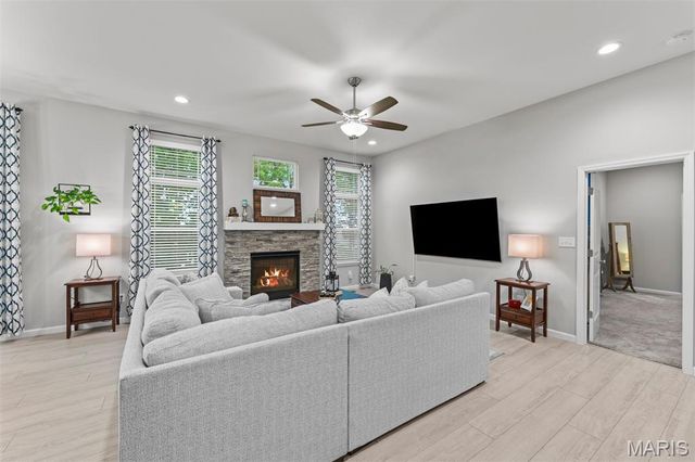 415 Knothole Lane, Wentzville, MO 63385