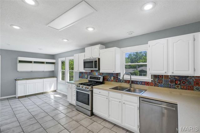 1944 Pepperrell Drive, St Louis, MO 63146