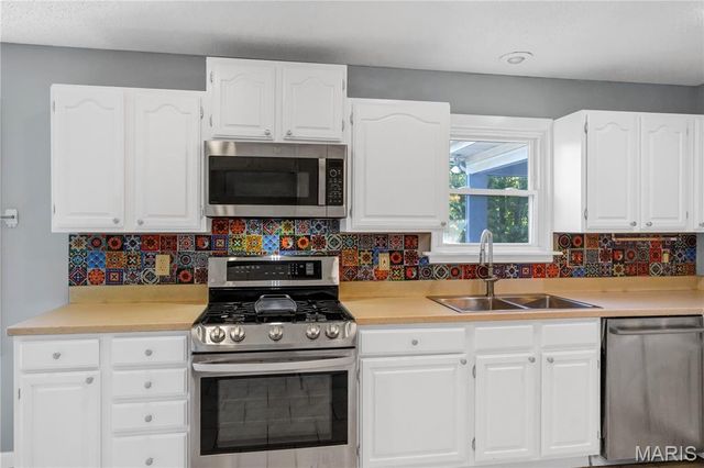 1944 Pepperrell Drive, St Louis, MO 63146