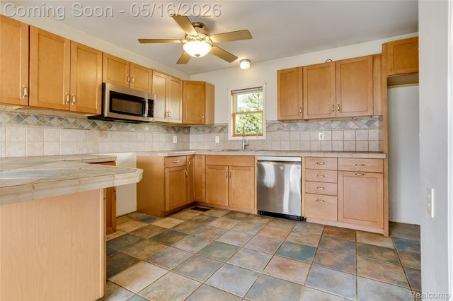 5410 Rushmore Pass, Grand Blanc Charter Township, MI 48439