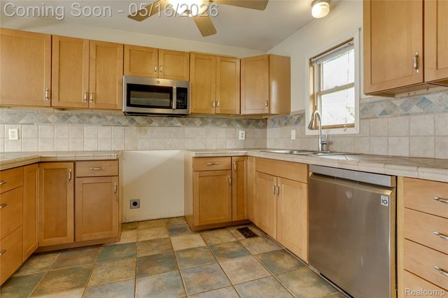 5410 Rushmore Pass, Grand Blanc Charter Township, MI 48439