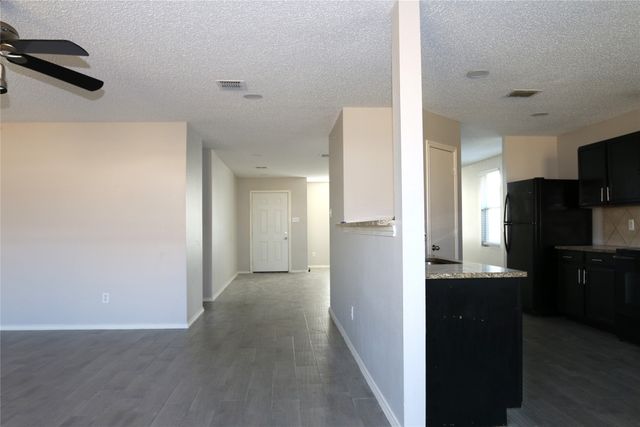 2048 Crosbyton Lane, Grand Prairie, TX 75052