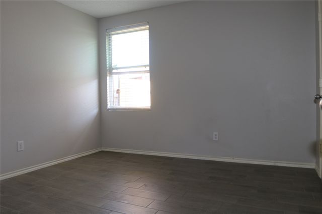 2048 Crosbyton Lane, Grand Prairie, TX 75052