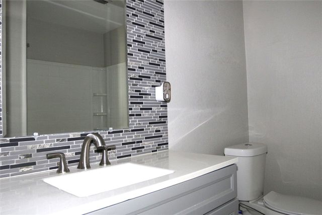 2048 Crosbyton Lane, Grand Prairie, TX 75052