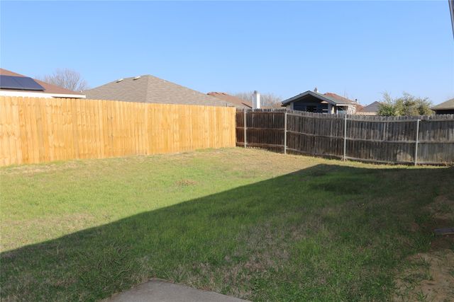 2048 Crosbyton Lane, Grand Prairie, TX 75052