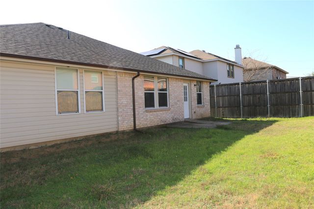 2048 Crosbyton Lane, Grand Prairie, TX 75052