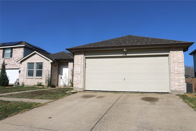 2048 Crosbyton Lane, Grand Prairie, TX 75052