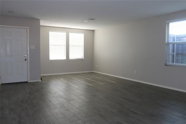 2048 Crosbyton Lane, Grand Prairie, TX 75052