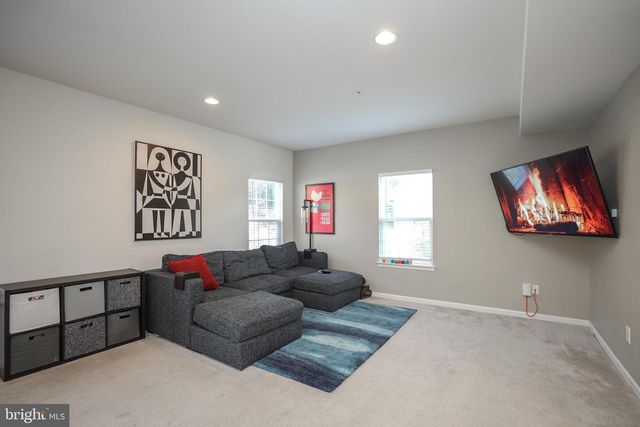1024 COOK DR SE, Washington, DC 20032