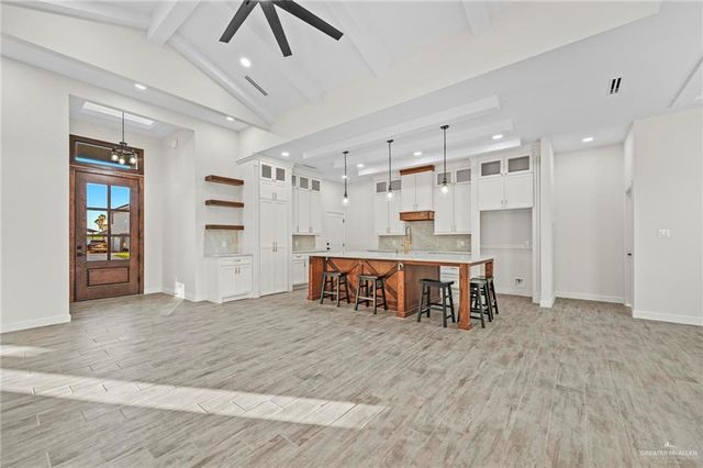 706 La Laguna Road, Mission, TX 78572