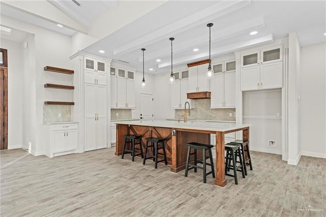 706 La Laguna Road, Mission, TX 78572