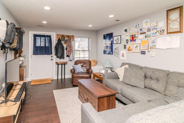 232 Warnock Street, Lexington, KY 40508