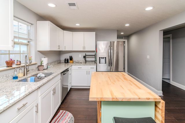 232 Warnock Street, Lexington, KY 40508