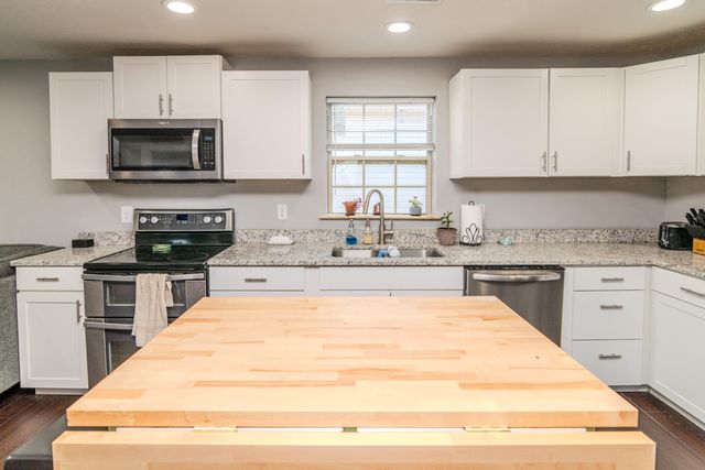 232 Warnock Street, Lexington, KY 40508