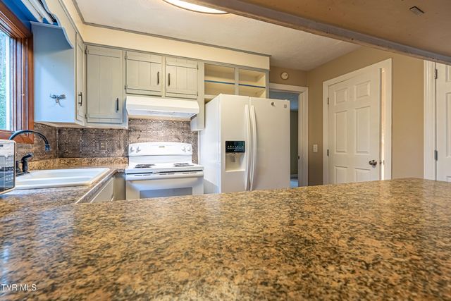 19216 Mercedes Drive, Abingdon, VA 24210