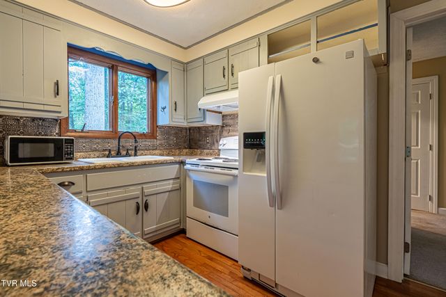 19216 Mercedes Drive, Abingdon, VA 24210