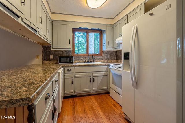 19216 Mercedes Drive, Abingdon, VA 24210