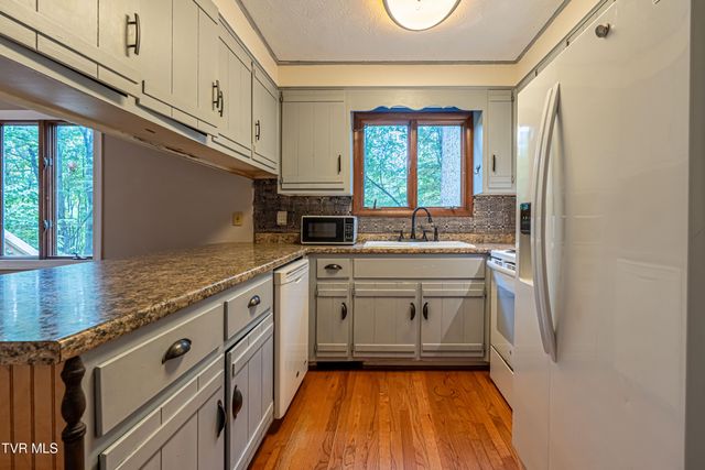 19216 Mercedes Drive, Abingdon, VA 24210