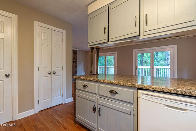 19216 Mercedes Drive, Abingdon, VA 24210