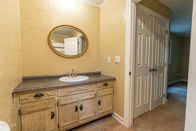 19216 Mercedes Drive, Abingdon, VA 24210