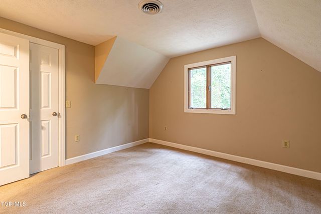 19216 Mercedes Drive, Abingdon, VA 24210