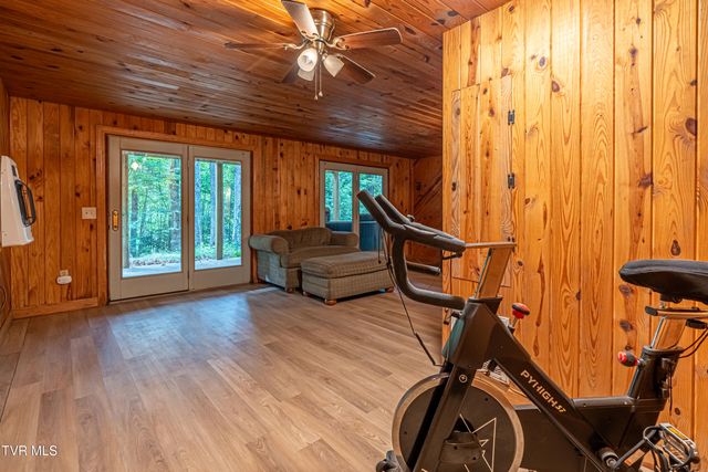 19216 Mercedes Drive, Abingdon, VA 24210